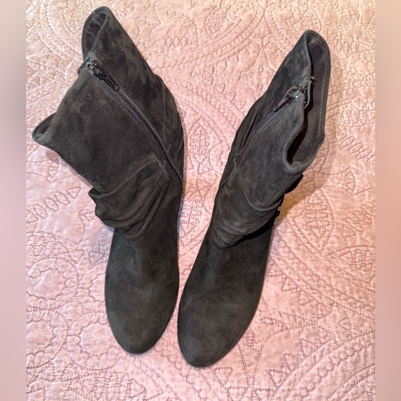Van Eli Black Suede Heeled Boots - Picture 9 of 15